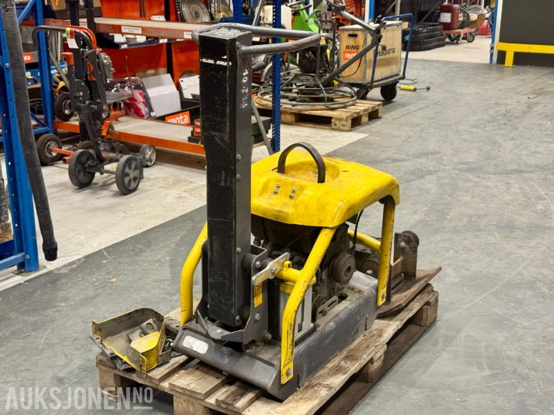 2011 Atlas Copco LG 200 – Vibroplate - Roller: picture 3 2011 Atlas Copco LG 200 – Vibroplate - Roller: picture 3