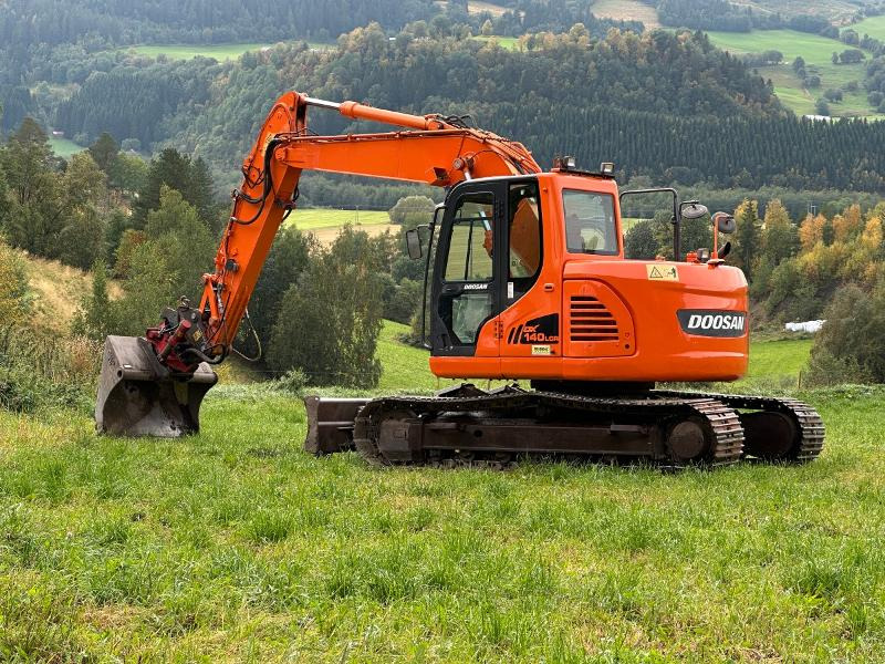 2011 Doosan DX140LCR gravemaskin - Rotortilt- 2 skuffer - Excavator: picture 3 2011 Doosan DX140LCR gravemaskin - Rotortilt- 2 skuffer - Excavator: picture 3