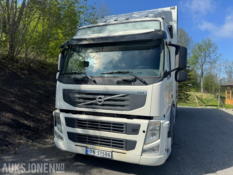 2011 Volvo FM-330 skapbil med full sideåpning og løftelem - Box truck: picture 3 2011 Volvo FM-330 skapbil med full sideåpning og løftelem - Box truck: picture 3