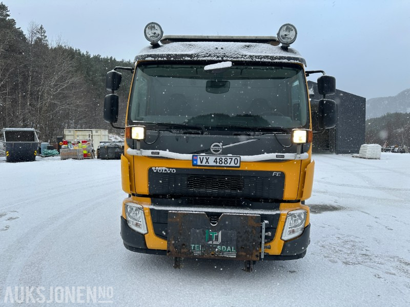 2014 Volvo FE 320 4x2 - Krokbil - Brøyterigget med Palfinger kranflak og tippflak - Hook lift truck: picture 3 2014 Volvo FE 320 4x2 - Krokbil - Brøyterigget med Palfinger kranflak og tippflak - Hook lift truck: picture 3