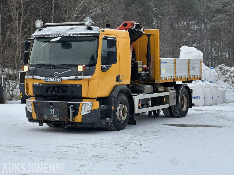 2014 Volvo FE 320 4x2 - Krokbil - Brøyterigget med Palfinger kranflak og tippflak - Hook lift truck: picture 1 2014 Volvo FE 320 4x2 - Krokbil - Brøyterigget med Palfinger kranflak og tippflak - Hook lift truck: picture 1