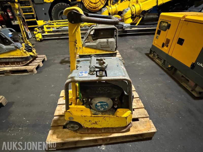2014 Wacker Neuson DPU 3750 Hets vibroplate - Roller: picture 4 2014 Wacker Neuson DPU 3750 Hets vibroplate - Roller: picture 4