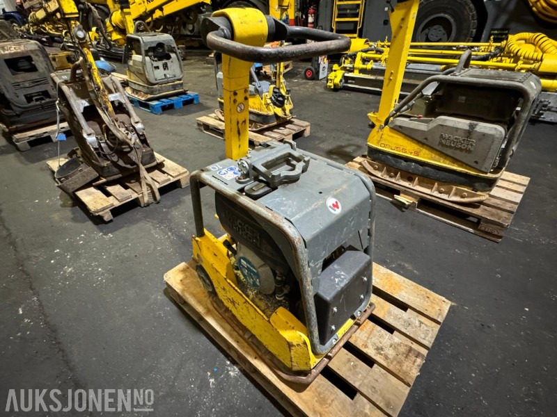 2014 Wacker Neuson DPU 3750 Hets vibroplate - Roller: picture 5 2014 Wacker Neuson DPU 3750 Hets vibroplate - Roller: picture 5