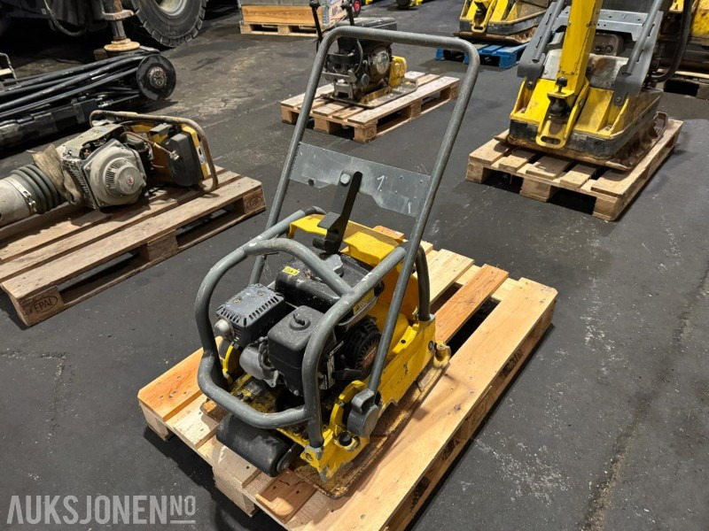 2014 Wacker Neuson vibroplate - Roller: picture 1 2014 Wacker Neuson vibroplate - Roller: picture 1