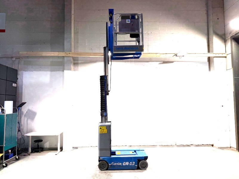 2015 Genie GR-12 - 5,45m mastelift - Aerial platform: picture 1 2015 Genie GR-12 - 5,45m mastelift - Aerial platform: picture 1