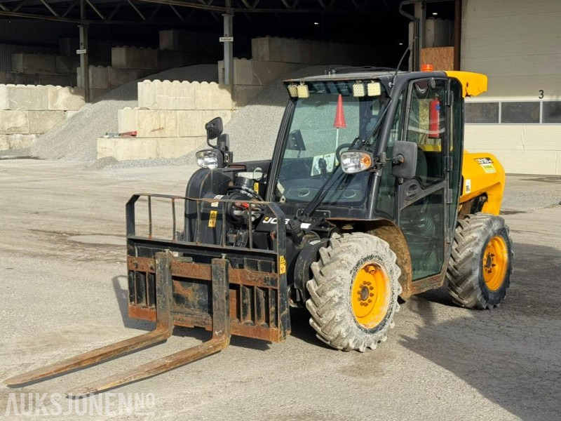2015 JCB 516-40 | 3.5t teleskoplaster - 4WD, 4-hjulstyring, 1600kg, 4 meter, skuffe og pallegafler - Telescopic handler: picture 1 2015 JCB 516-40 | 3.5t teleskoplaster - 4WD, 4-hjulstyring, 1600kg, 4 meter, skuffe og pallegafler - Telescopic handler: picture 1