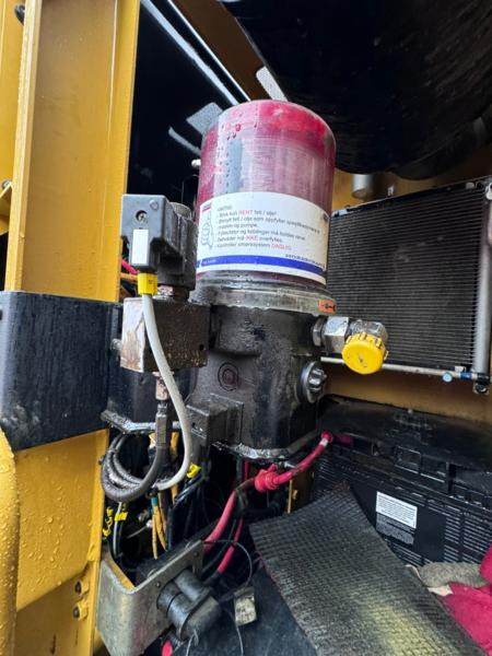 Crawler excavator 2016 Cat 330FL GRAVEMASKIN, GPS, TILTROTATOR, 2 SKUFFER +++: picture 19 Crawler excavator 2016 Cat 330FL GRAVEMASKIN, GPS, TILTROTATOR, 2 SKUFFER +++: picture 19