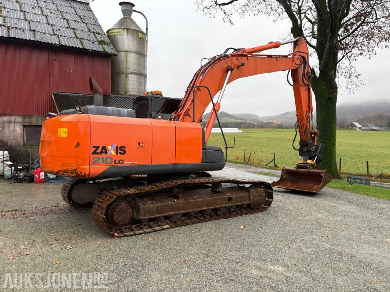 Excavator 2016 Hitachi ZX210LC-5B med Engcon tiltrotator, planeringsskuffe og Gjerstad graveskuff: picture 8
