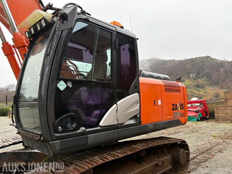 2016 Hitachi ZX210LC-5B med Engcon tiltrotator, planeringsskuffe og Gjerstad graveskuff - Excavator: picture 4 2016 Hitachi ZX210LC-5B med Engcon tiltrotator, planeringsskuffe og Gjerstad graveskuff - Excavator: picture 4