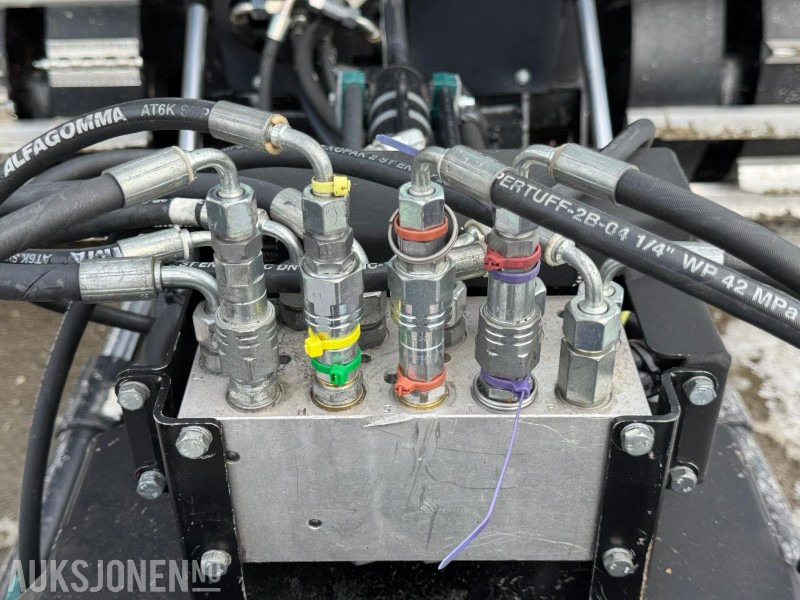 Construction equipment 2016 Prinoth Husky Tiller tråkkemaskin / Sporsetter / 2435 timer: picture 16