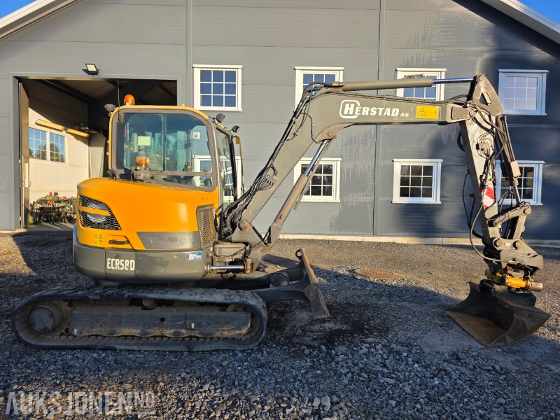 2016 VOLVO ECR58 TILTROTATOR HURTIGFESTE S50 MEDFØLGER GRAVESKUFF PUSSESKUFF SERTIFISERT TIL JULI 2026 - Mini excavator: picture 4 2016 VOLVO ECR58 TILTROTATOR HURTIGFESTE S50 MEDFØLGER GRAVESKUFF PUSSESKUFF SERTIFISERT TIL JULI 2026 - Mini excavator: picture 4