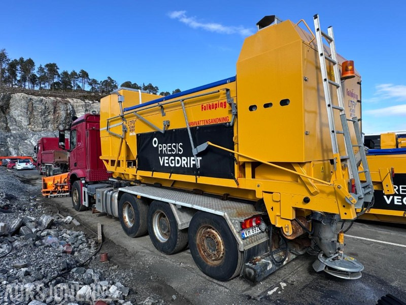 2017 Mercedes-Benz Arocs 3251 - 8x4 - Brøyterigget Krokbil med underliggende skjær - Hook lift truck: picture 5 2017 Mercedes-Benz Arocs 3251 - 8x4 - Brøyterigget Krokbil med underliggende skjær - Hook lift truck: picture 5