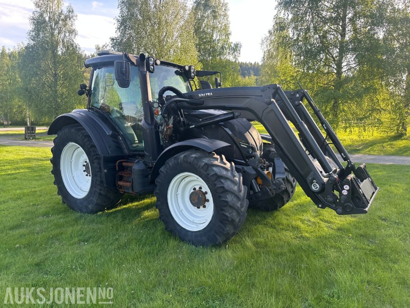 2019 Valtra N174 med frontlaster og mye utstyr - Farm tractor: picture 2 2019 Valtra N174 med frontlaster og mye utstyr - Farm tractor: picture 2