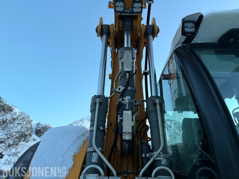 Excavator 2020 Liebherr A914 Litronic med henger – Engcon tiltrotator – 3 skuffer: picture 10