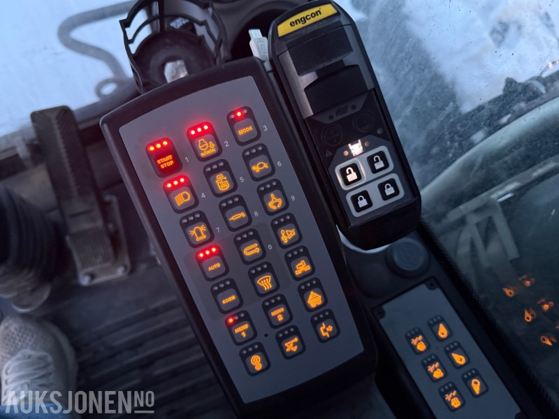 Excavator 2020 Liebherr A914 Litronic med henger – Engcon tiltrotator – 3 skuffer: picture 16