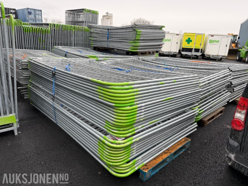 2025 Andre 1 palle (ca 30 stk) 2025 Instant byggegjerder – 3,5 x 2 meter – brukt under Ski-VM i Trondheim - Construction equipment: picture 1 2025 Andre 1 palle (ca 30 stk) 2025 Instant byggegjerder – 3,5 x 2 meter – brukt under Ski-VM i Trondheim - Construction equipment: picture 1
