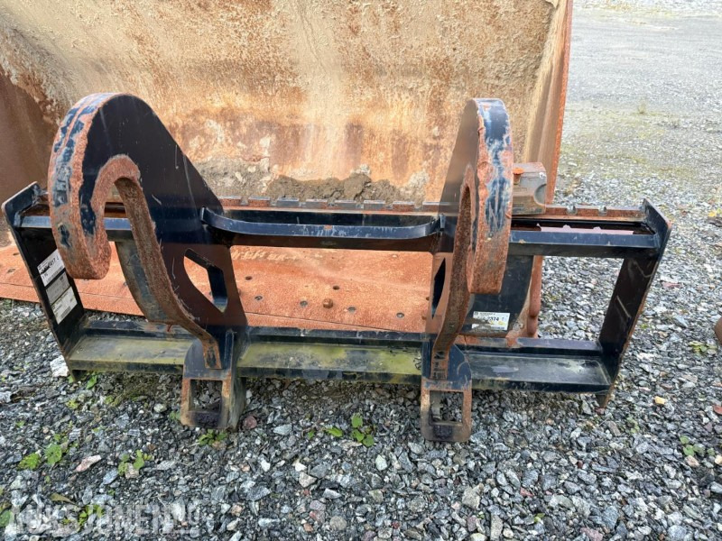 1900 Pallegaffel m/Cat kopling - Attachment for Construction machinery: picture 2 1900 Pallegaffel m/Cat kopling - Attachment for Construction machinery: picture 2