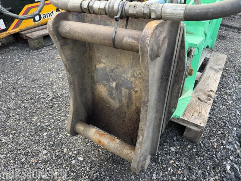 2002 Montabert pigghammer 900 m/S60 feste - Attachment for Construction machinery: picture 5 2002 Montabert pigghammer 900 m/S60 feste - Attachment for Construction machinery: picture 5