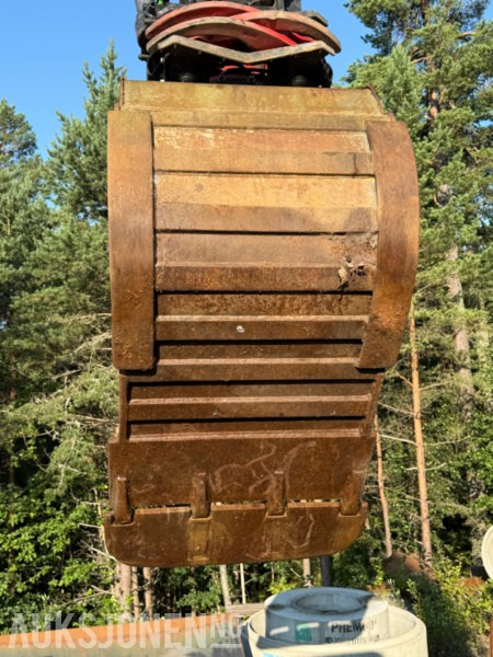 2005 Gjerstad tannskuffe med renskeskjær og S60-feste – ca. 1 m bredde - Attachment for Construction machinery: picture 3 2005 Gjerstad tannskuffe med renskeskjær og S60-feste – ca. 1 m bredde - Attachment for Construction machinery: picture 3