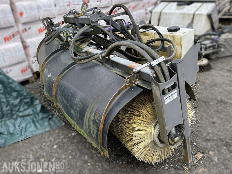 2014 HOLMS SH-3.0 FEIEKOST MED VANNTANKER OG STØVDEMPING - Attachment for Construction machinery: picture 3 2014 HOLMS SH-3.0 FEIEKOST MED VANNTANKER OG STØVDEMPING - Attachment for Construction machinery: picture 3