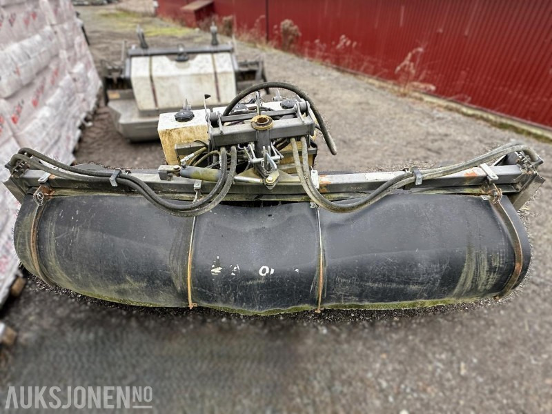 2014 HOLMS SH-3.0 FEIEKOST MED VANNTANKER OG STØVDEMPING - Attachment for Construction machinery: picture 2 2014 HOLMS SH-3.0 FEIEKOST MED VANNTANKER OG STØVDEMPING - Attachment for Construction machinery: picture 2