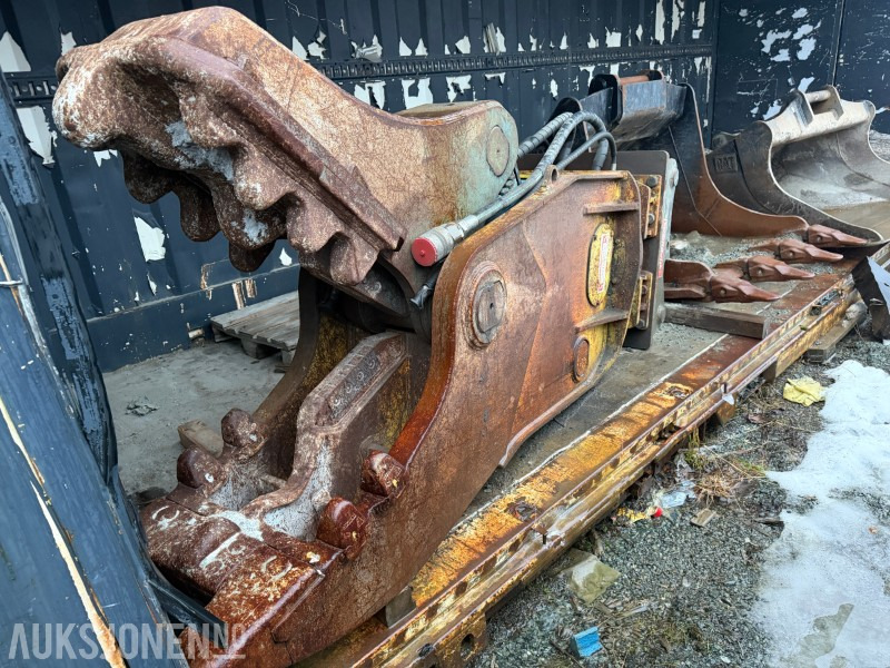 2016 Mantovanibenne RP38-IT3-SS/BRP Rivningssaks / Betongsaks - S80 Oilquick - Attachment for Construction machinery: picture 2 2016 Mantovanibenne RP38-IT3-SS/BRP Rivningssaks / Betongsaks - S80 Oilquick - Attachment for Construction machinery: picture 2