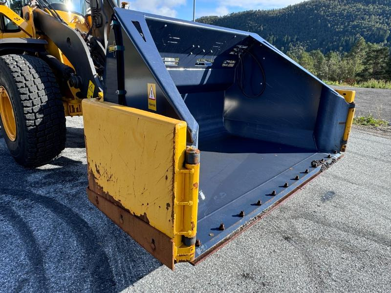 2023 Drivex Klappvingeskuffe / Klaffskuffe / Snøskuffe / brøyteskuffe - Volvo BM feste - 3,5 m3 - Attachment for Construction machinery: picture 4 2023 Drivex Klappvingeskuffe / Klaffskuffe / Snøskuffe / brøyteskuffe - Volvo BM feste - 3,5 m3 - Attachment for Construction machinery: picture 4