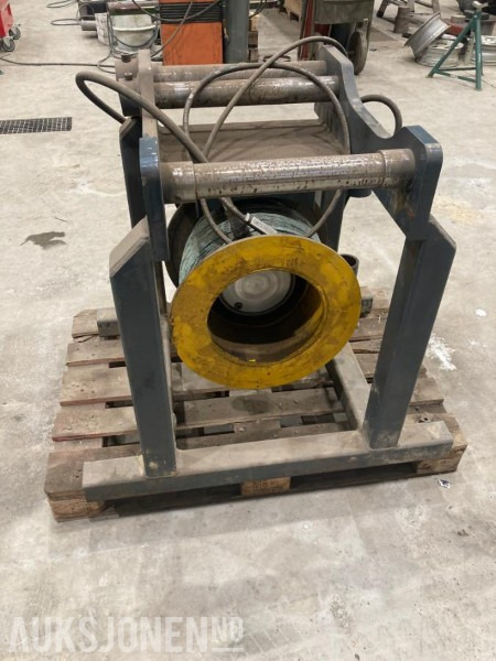 Hydraulisk vinsj til gravemaskin S60/70 feste - Attachment for Construction machinery: picture 1 Hydraulisk vinsj til gravemaskin S60/70 feste - Attachment for Construction machinery: picture 1