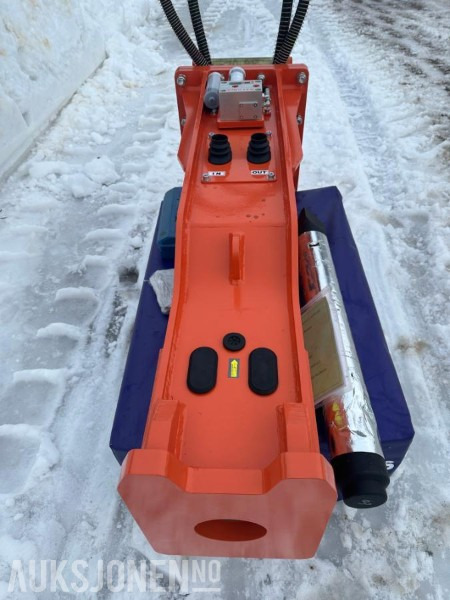 NY OG UBRUKT KM 1250 s60 Feste CE Merket 1400kg 12-18 Tonn maskin FABRIKKGARANTI - Attachment for Construction machinery: picture 2 NY OG UBRUKT KM 1250 s60 Feste CE Merket 1400kg 12-18 Tonn maskin FABRIKKGARANTI - Attachment for Construction machinery: picture 2