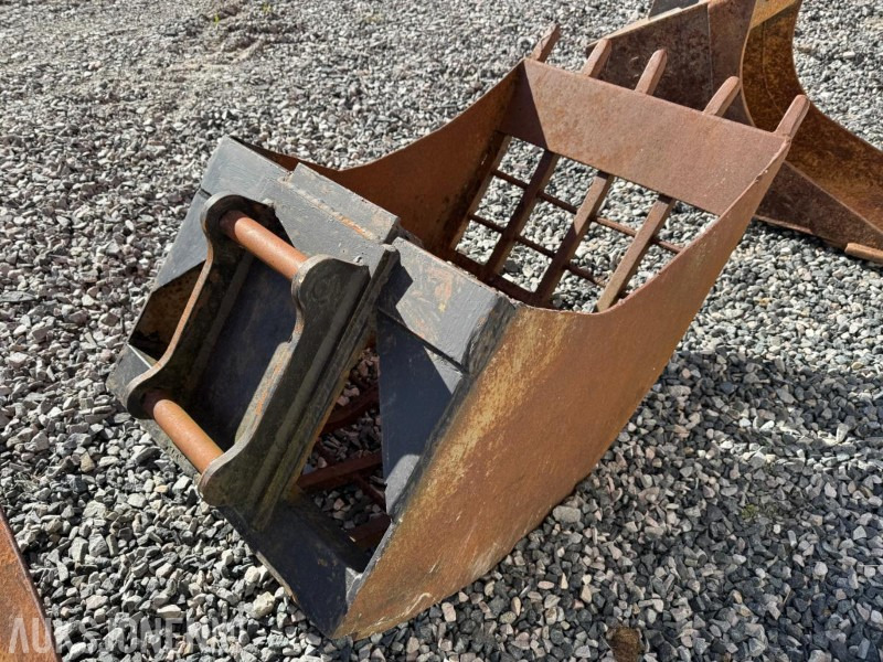 Sorteringsskuffe med tann / S40 feste - Attachment for Construction machinery: picture 5 Sorteringsskuffe med tann / S40 feste - Attachment for Construction machinery: picture 5