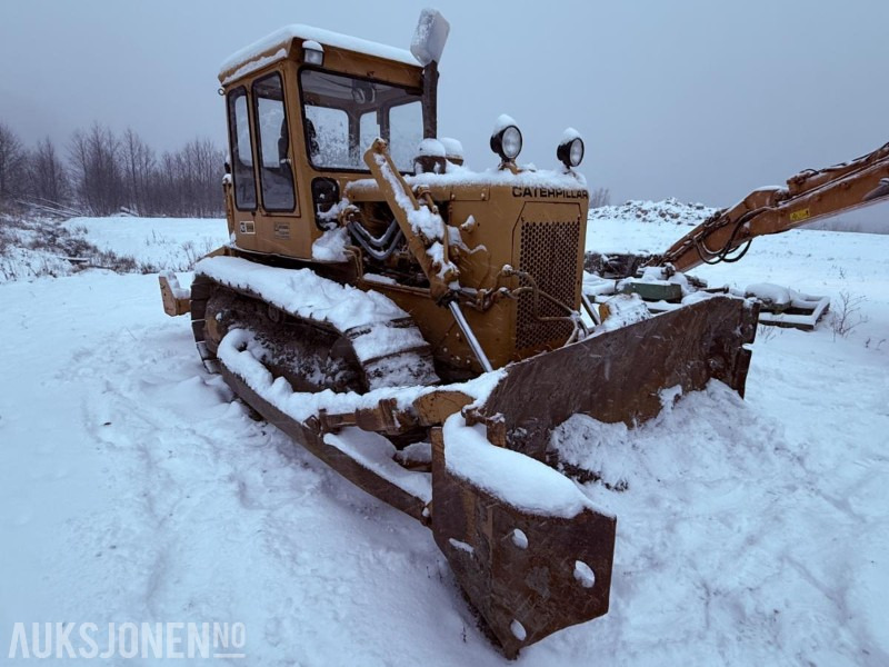 Cat D4 -10 tonn Bulldoser / doser - Rep.Objekt - Construction equipment: picture 3 Cat D4 -10 tonn Bulldoser / doser - Rep.Objekt - Construction equipment: picture 3