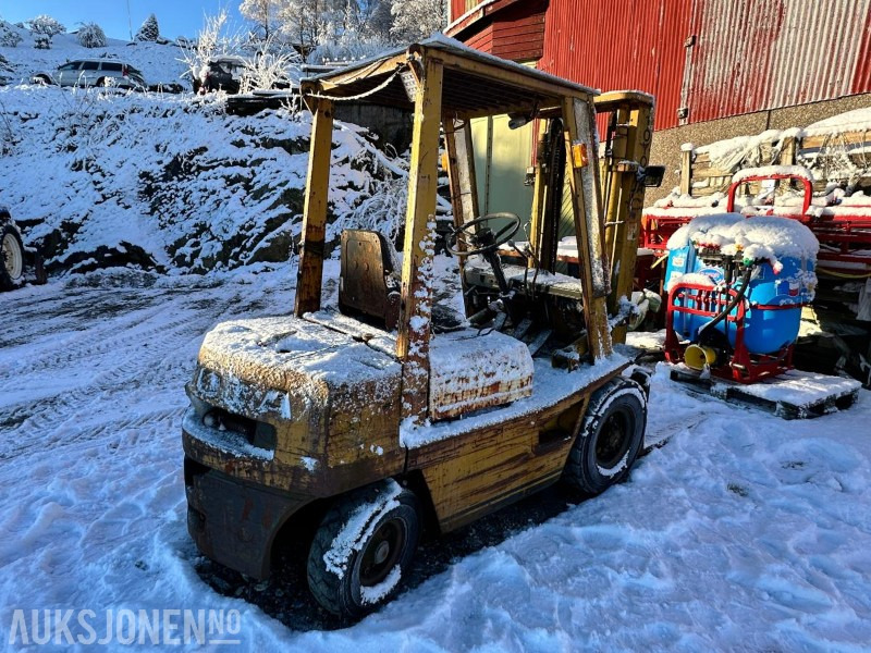 1980 Toyota T2-3F Gaffeltruck - 1,95 tonn, 3000 mm løft, 6886 timer - Material handling equipment: picture 5 1980 Toyota T2-3F Gaffeltruck - 1,95 tonn, 3000 mm løft, 6886 timer - Material handling equipment: picture 5