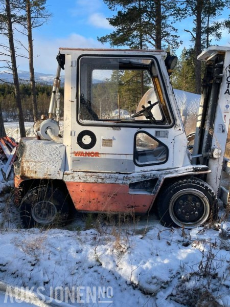 1980 Toyota Truck reparasjonsobjekt - Material handling equipment: picture 2 1980 Toyota Truck reparasjonsobjekt - Material handling equipment: picture 2