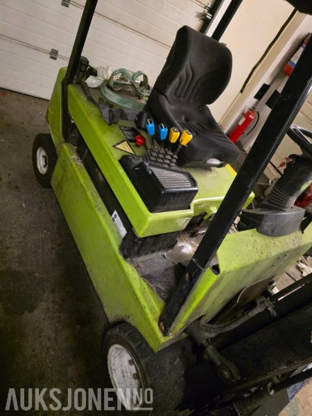 1998 Clark CEM 20 S Truck - MVA-FRI - INGEN MINSTEPRIS - Material handling equipment: picture 3 1998 Clark CEM 20 S Truck - MVA-FRI - INGEN MINSTEPRIS - Material handling equipment: picture 3