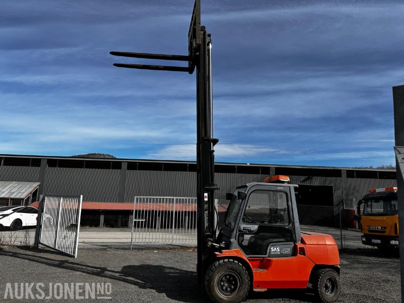 2000 Toyota 42-7FD40 dieseldrevet gaffeltruck - Material handling equipment: picture 2 2000 Toyota 42-7FD40 dieseldrevet gaffeltruck - Material handling equipment: picture 2