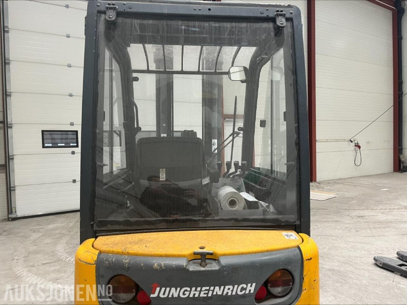 2001 Jungheinrich EFG-Vac 25 | elektrisk motvektstruck | 2500 timer! - Material handling equipment: picture 3 2001 Jungheinrich EFG-Vac 25 | elektrisk motvektstruck | 2500 timer! - Material handling equipment: picture 3