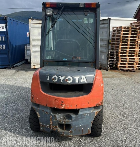 2009 Toyota 02-8FDF25 Gaffeltruck, 8601 timer - Material handling equipment: picture 2 2009 Toyota 02-8FDF25 Gaffeltruck, 8601 timer - Material handling equipment: picture 2
