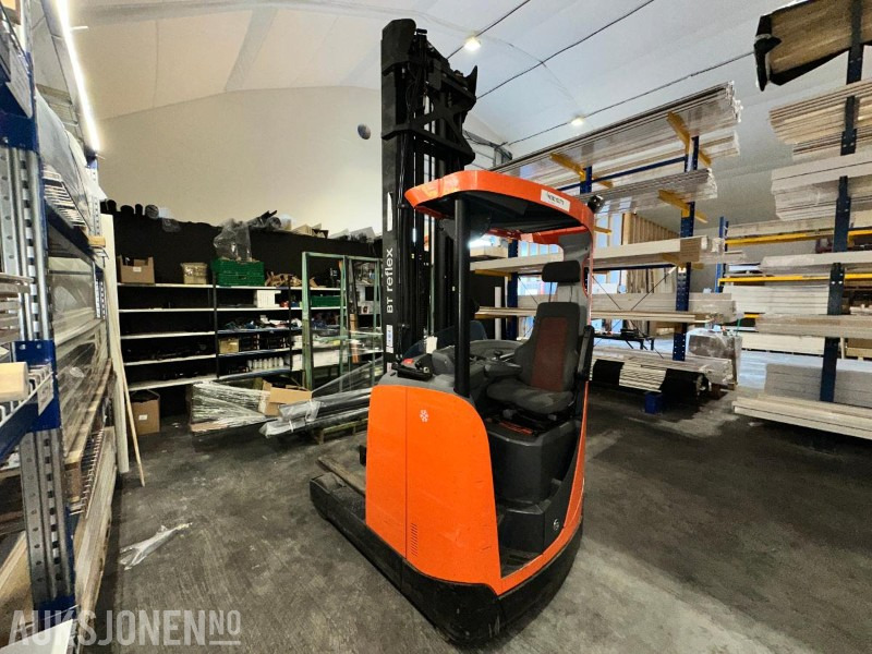 2015 BT Reflex TXH8000 Skyvemasttruck m/ HAWKER-lader (48V), 5037 timer - Material handling equipment: picture 2 2015 BT Reflex TXH8000 Skyvemasttruck m/ HAWKER-lader (48V), 5037 timer - Material handling equipment: picture 2
