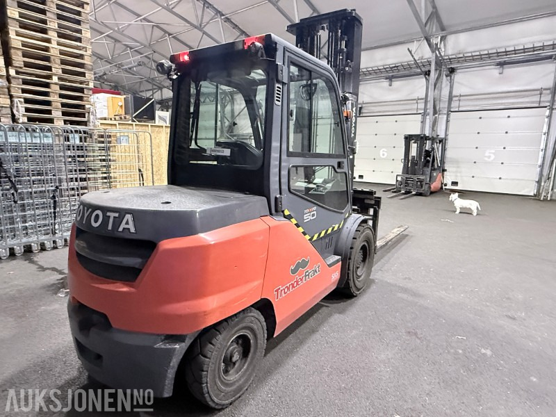 2017 Toyota 40-8FD50N - 5 tonnstruck - Kun 3080t! - Material handling equipment: picture 4 2017 Toyota 40-8FD50N - 5 tonnstruck - Kun 3080t! - Material handling equipment: picture 4
