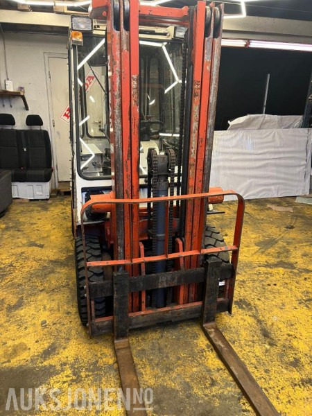 Nissan Gaffeltruck EH02A25U - Material handling equipment: picture 2 Nissan Gaffeltruck EH02A25U - Material handling equipment: picture 2