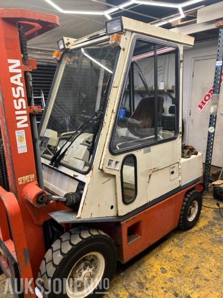 Nissan Gaffeltruck EH02A25U - Material handling equipment: picture 1 Nissan Gaffeltruck EH02A25U - Material handling equipment: picture 1