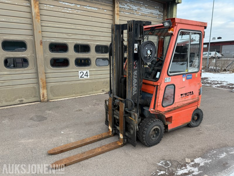 Toyota FBM 16 truck - Løftehøyde 4700 mm - REP objekt - Material handling equipment: picture 1 Toyota FBM 16 truck - Løftehøyde 4700 mm - REP objekt - Material handling equipment: picture 1