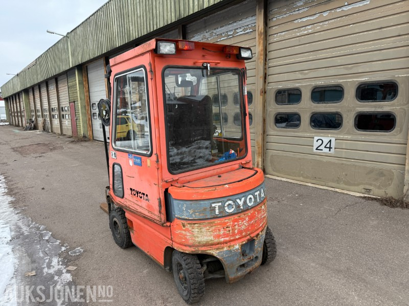 Toyota FBM 16 truck - Løftehøyde 4700 mm - REP objekt - Material handling equipment: picture 4 Toyota FBM 16 truck - Løftehøyde 4700 mm - REP objekt - Material handling equipment: picture 4