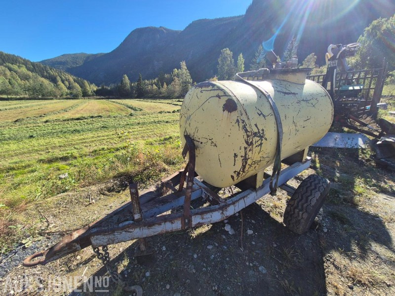 Construction equipment Mobil Dieseltank med hjulgang ca 1400 l: picture 1
