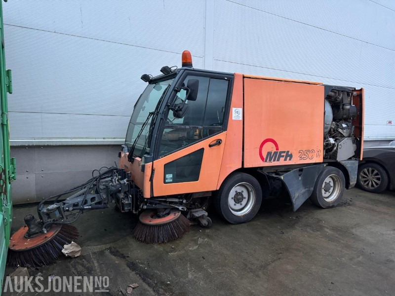 2008 Matec MFH 2500 Feiebil / Rep.objekt - Utility/ Special vehicle: picture 1 2008 Matec MFH 2500 Feiebil / Rep.objekt - Utility/ Special vehicle: picture 1