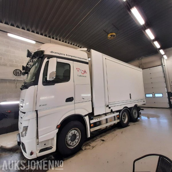 2015 Mercedes-Benz Actros 2551 Trekkvogn Lav KM Velutstyrt Skolebil - Utility/ Special vehicle: picture 1 2015 Mercedes-Benz Actros 2551 Trekkvogn Lav KM Velutstyrt Skolebil - Utility/ Special vehicle: picture 1