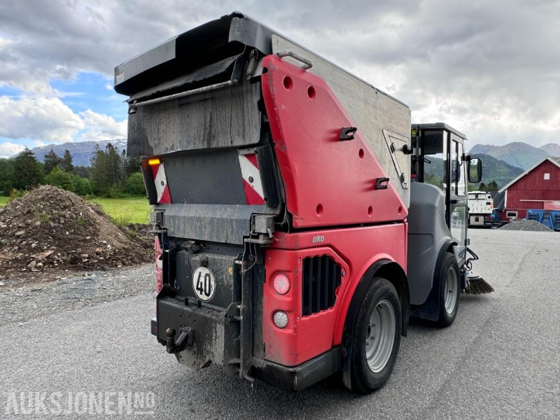 2018 Hako Citymaster 1600 - Vei, gate og gulv feiemaskin - Redskapsbærer med kosteaggregat for gang/vei og børsteaggregat for gulv - Utility/ Special vehicle: picture 4 2018 Hako Citymaster 1600 - Vei, gate og gulv feiemaskin - Redskapsbærer med kosteaggregat for gang/vei og børsteaggregat for gulv - Utility/ Special vehicle: picture 4