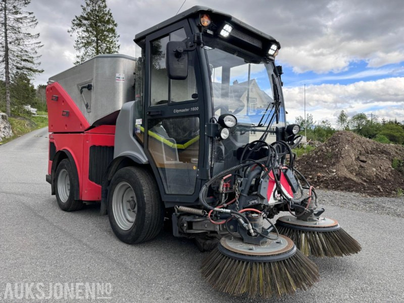 2018 Hako Citymaster 1600 - Vei, gate og gulv feiemaskin - Redskapsbærer med kosteaggregat for gang/vei og børsteaggregat for gulv - Utility/ Special vehicle: picture 3 2018 Hako Citymaster 1600 - Vei, gate og gulv feiemaskin - Redskapsbærer med kosteaggregat for gang/vei og børsteaggregat for gulv - Utility/ Special vehicle: picture 3