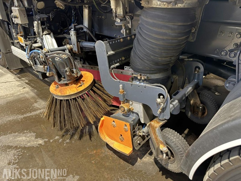 Utility/ Special vehicle 2018 Volvo FL 280 Val'Air 2-akslet feiebil / feiemaskin 150 bar, 1800 liter tank, 25 000 m³/h turbin: picture 19 Utility/ Special vehicle 2018 Volvo FL 280 Val'Air 2-akslet feiebil / feiemaskin 150 bar, 1800 liter tank, 25 000 m³/h turbin: picture 19