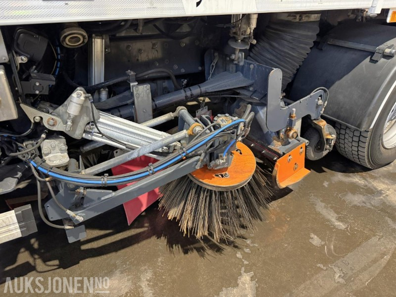 Utility/ Special vehicle 2018 Volvo FL 280 Val'Air 2-akslet feiebil / feiemaskin 150 bar, 1800 liter tank, 25 000 m³/h turbin: picture 18 Utility/ Special vehicle 2018 Volvo FL 280 Val'Air 2-akslet feiebil / feiemaskin 150 bar, 1800 liter tank, 25 000 m³/h turbin: picture 18